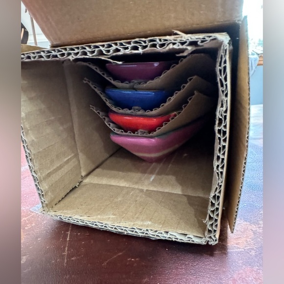 NIB Clay Art Surf's Up set of 4 different surfboard bowls each hand painted - Picture 2 of 14